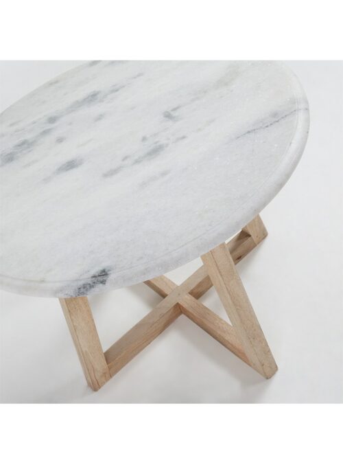 mesa de madera color blanco con detalles