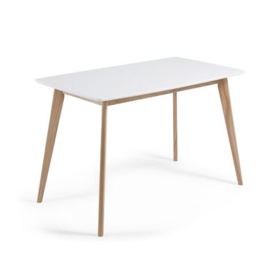 mesa blanca con patas de madera