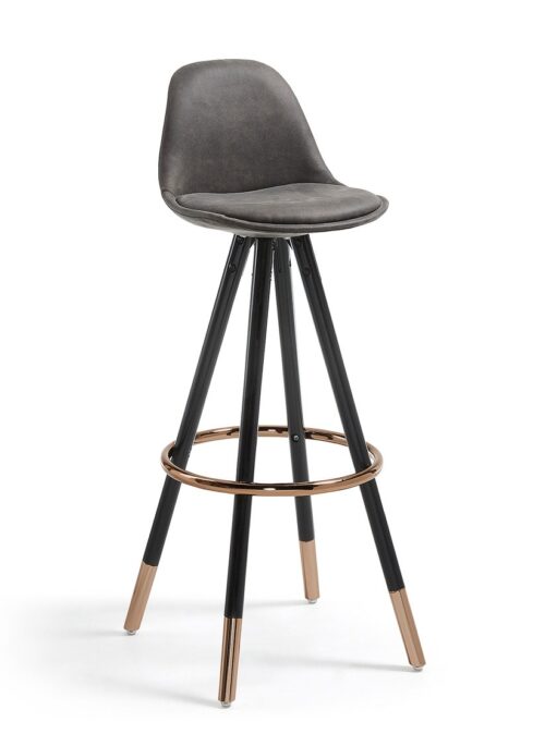 silla alta lujosa con patas largas y detalles en metal