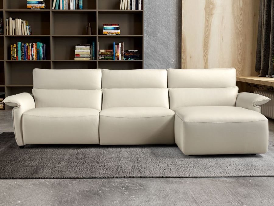 sofá color blanco en una sala